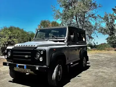 Usata Land Rover Defender 68 CV (50 kW) 1996 SUV