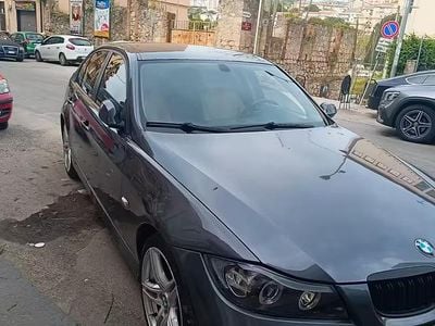 Begagnad BMW 318 122 HK (89 kW) 2006 Sedan