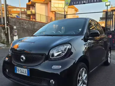 Usata Smart ForFour Prime 71 CV (52 kW) 2017 Nero Utilitaria