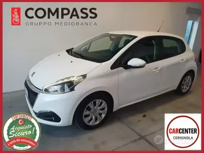 Usata Peugeot 208 Active 75 CV (55 kW) 2018 Bianco Utilitaria