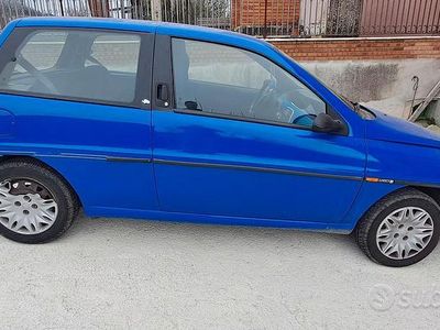 Usata Lancia Ypsilon 54 CV (39 kW) 1998 Blu Utilitaria