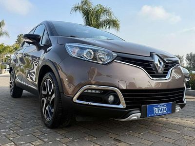 Usata Renault Captur Intens 90 CV (66 kW) 2015 Grigio SUV