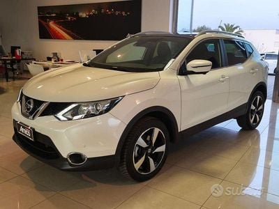 Usata Nissan Qashqai N-Connecta 131 CV (96 kW) 2017 Bianco SUV
