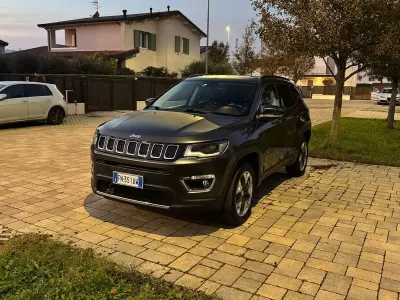 Usata Jeep Compass Limited 140 CV (102 kW) 2018 Grigio SUV