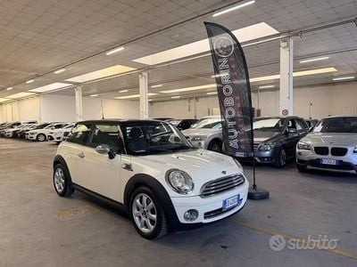 Usata Mini Cooper 120 CV (88 kW) 2010 Bianco Utilitaria