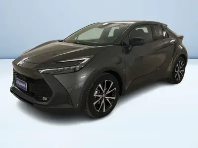 Usata Toyota C-HR Trend 140 CV (102 kW) 2024 Grigio SUV