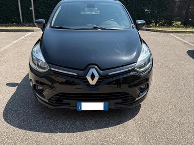 Second-hand Renault Clio IV 75 CP (55 kW) 2017 Negru Berlinǎ