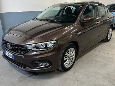Usata Fiat Tipo Opening Edition 95 CV (69 kW) 2016 Marrone Berlina