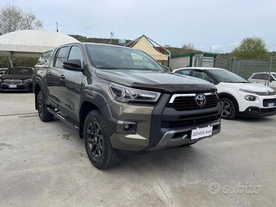 usata Toyota HiLux 2.8 d double cab Invincible 4wd auto