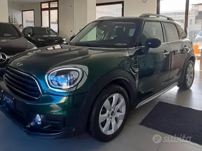 Usata Mini Cooper D Countryman Business 150 CV (110 kW) 2017 Verde SUV