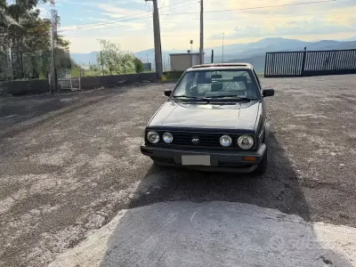 Begagnad VW Golf II GT 55 HK (40 kW) 1988 Grå Halvkombi
