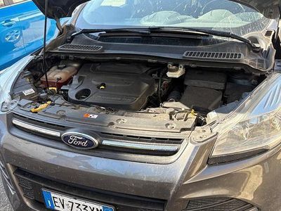 Usata Ford Kuga 140 CV (102 kW) 2014 Grigio SUV
