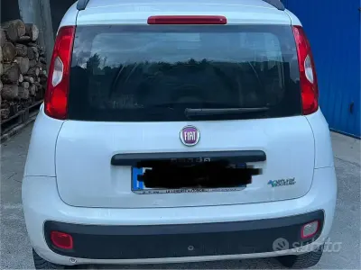 Usata Fiat Panda Lounge 85 CV (62 kW) 2013 Bianco Utilitaria