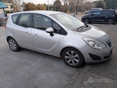 Usata Opel Meriva 95 CV (69 kW) 2011 Grigio Monovolume