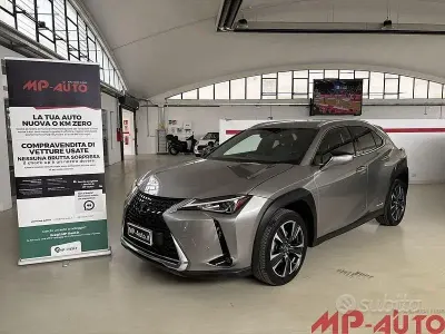 Usata Lexus UX Executive Line 183 CV (134 kW) 2021 Grigio SUV