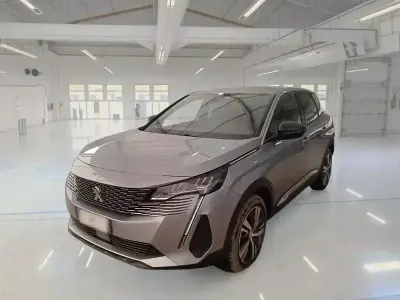 Usata Peugeot 3008 Allure 130 CV (95 kW) 2023 Grigio SUV