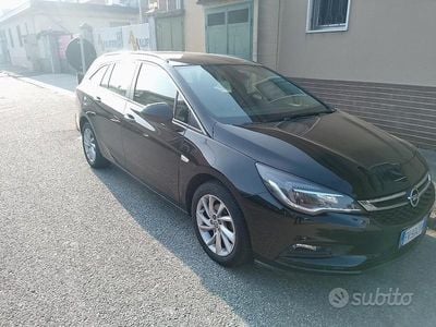 Usata Opel Astra 110 CV (80 kW) 2019 Nero Station wagon