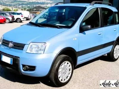 Usata Fiat Panda 4x4 Climbing 60 CV (44 kW) 2008 Blu/azzurro Utilitaria