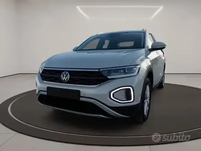 Usata VW T-Roc Style 150 CV (110 kW) 2022 Beige SUV