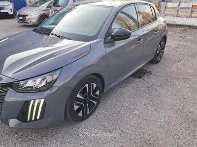 Usata Peugeot 208 Allure 101 CV (74 kW) 2024 Gray Utilitaria