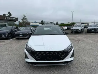 Nuova Hyundai i20 90 CV (66 kW) 2026 Bianco Utilitaria