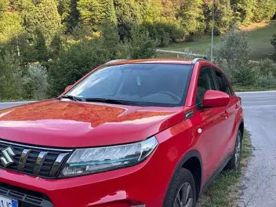 Usata Suzuki Vitara Cool 129 CV (94 kW) 2023 Rosso SUV