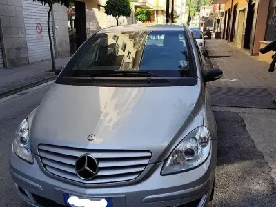 Usata Mercedes B180 109 CV (80 kW) 2008 Grigio Monovolume