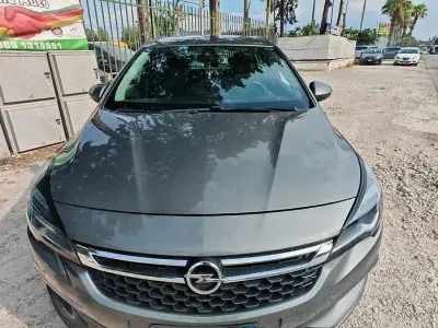 Usata Opel Astra Innovation 110 CV (80 kW) 2017 Marrone Station wagon