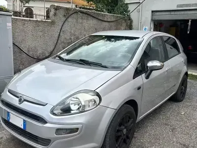 Usata Fiat Punto Evo Dynamic 77 CV (56 kW) 2011 Grigio Utilitaria