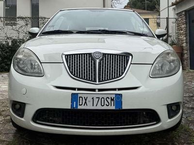 Usata Lancia Ypsilon 60 CV (44 kW) 2009 Bianco Utilitaria