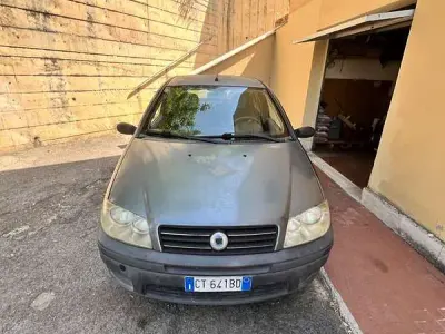 Usata Fiat Punto 60 CV (44 kW) 2001 Utilitaria
