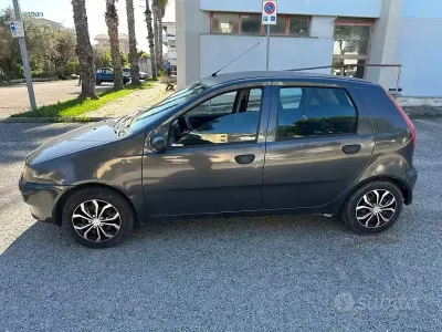 Usata Fiat Punto 80 CV (58 kW) 2001 Nero Utilitaria