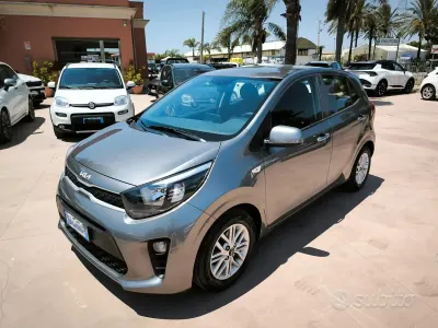 Usata Kia Picanto Urban 67 CV (49 kW) 2024 Grigio Utilitaria