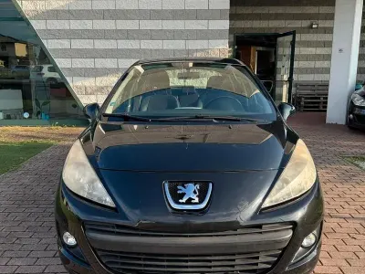Usata Peugeot 207 70 CV (51 kW) 2013 Nero Berlina