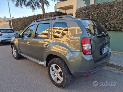 Usata Dacia Duster Lauréate 110 CV (80 kW) 2014 Verde SUV