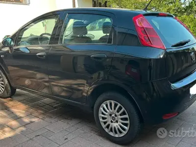 Usata Fiat Punto 77 CV (56 kW) 2018 Nero Utilitaria