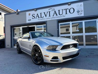 Usata Ford Mustang 309 CV (227 kW) 2014 Argento Cabrio