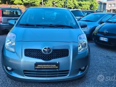 Usata Toyota Yaris Sol 87 CV (63 kW) 2008 Grigio Utilitaria