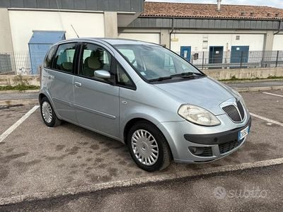 Grigio Usata 2005 Lancia Musa Monovolume | 2850 € (Cara)