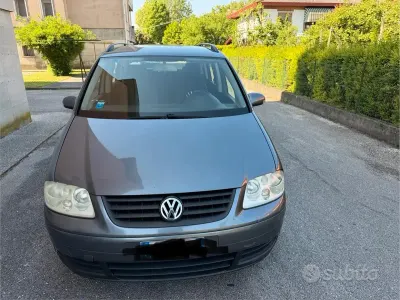 Usata VW Touran 105 CV (77 kW) 2004 Grigio Monovolume