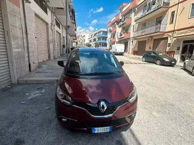Usata Renault Grand Scénic IV 120 CV (88 kW) 2019 Rosso Monovolume