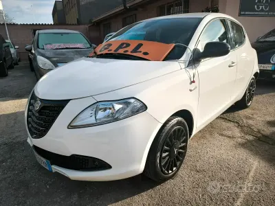 Usata Lancia Ypsilon 69 CV (50 kW) 2014 Bianco Utilitaria