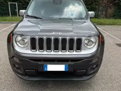 Usata Jeep Renegade Limited 140 CV (102 kW) 2016 Grigio SUV
