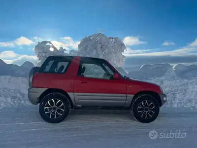 Usata Toyota RAV4 128 CV (94 kW) 2000 Rosso SUV