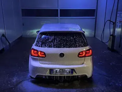 Usata VW Golf VI R-line 101 CV (74 kW) 2011 Berlina