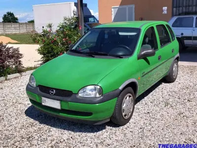 Usata Opel Corsa Swing 54 CV (39 kW) 1998 Verde Utilitaria