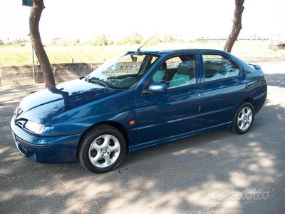 Usata Alfa Romeo 146 103 CV (75 kW) 2000 Blu Utilitaria