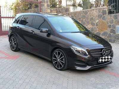 Usata Mercedes B180 109 CV (80 kW) 2016 Marrone Utilitaria