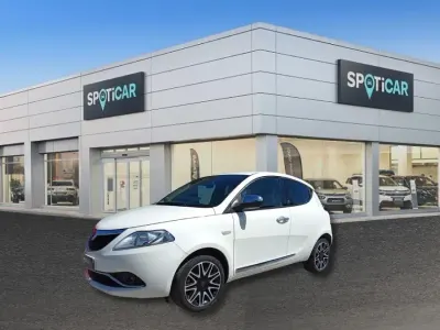 Usata Lancia Ypsilon 69 CV (50 kW) 2020 Bianco Utilitaria