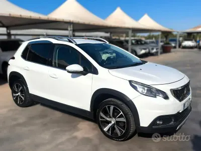 Usata Peugeot 2008 Allure 120 CV (88 kW) 2017 Bianco SUV